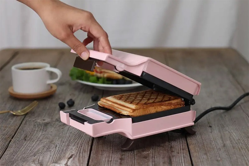 Sandwich machine